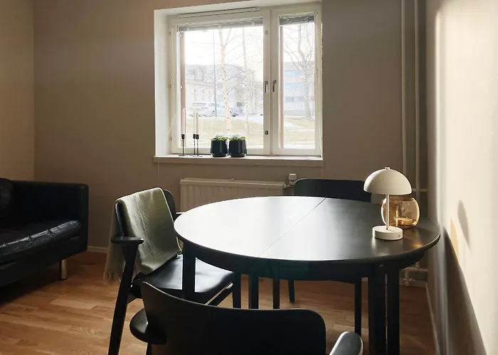 Violet بيتار ساري